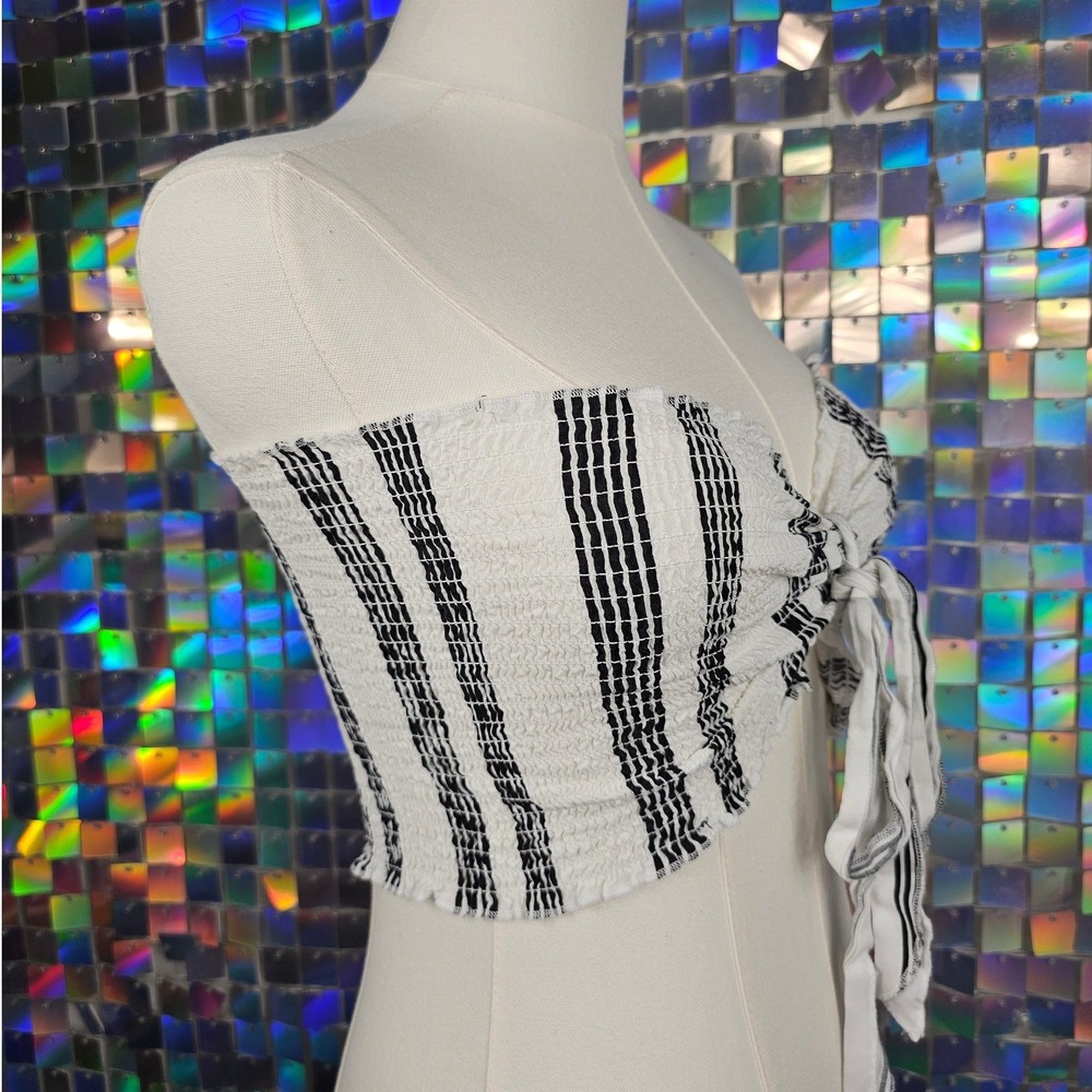 Kendall Kylie White Black Striped‎ Smocked Tube Top Bow Tie Front Crop - Picture 2 of 5